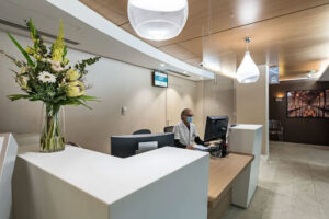 Dr Ozil à la Clinique Monceau à Paris